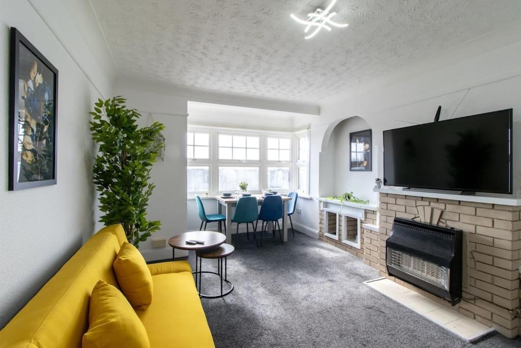Open Mind Property - Southsea With Free Parking Portsmouth Exterior foto