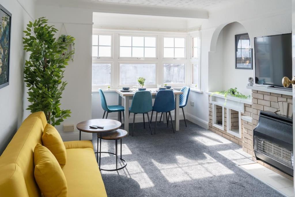 Open Mind Property - Southsea With Free Parking Portsmouth Exterior foto
